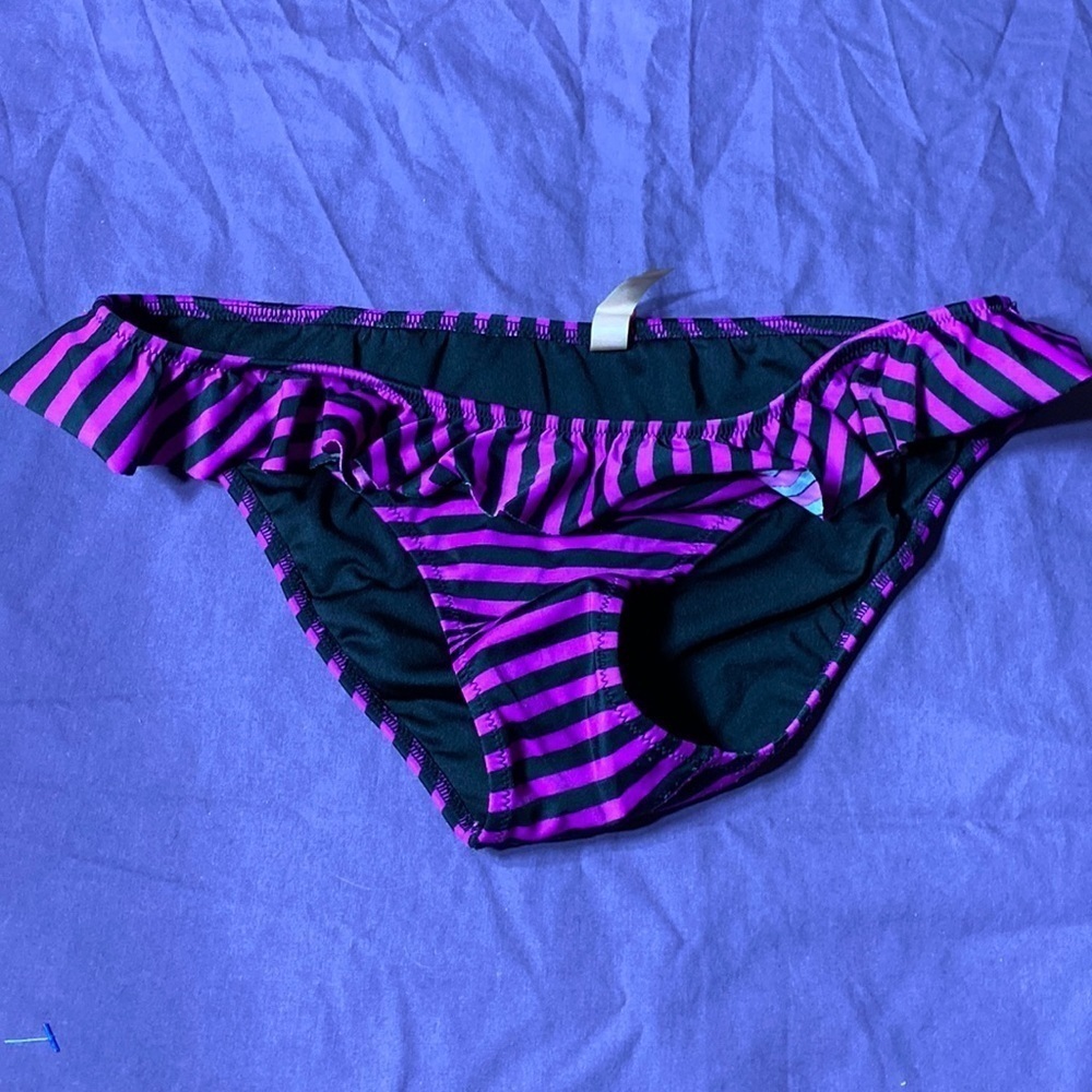Victoria’s secret’s bikini bottoms🏖 - Picture 2 of 5